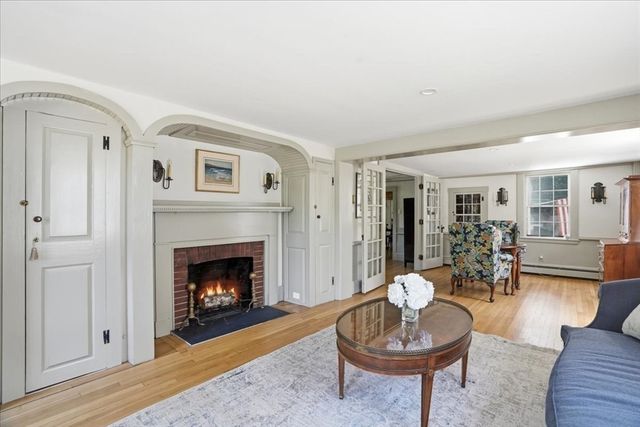 424 Main St, Hingham, MA 02043