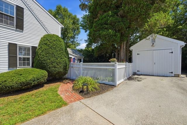 424 Main St, Hingham, MA 02043