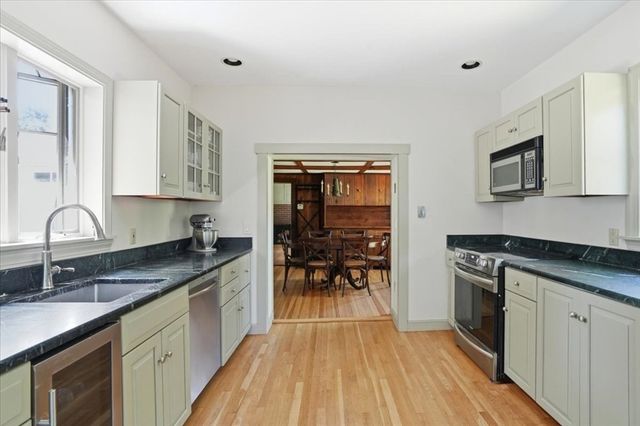 424 Main St, Hingham, MA 02043