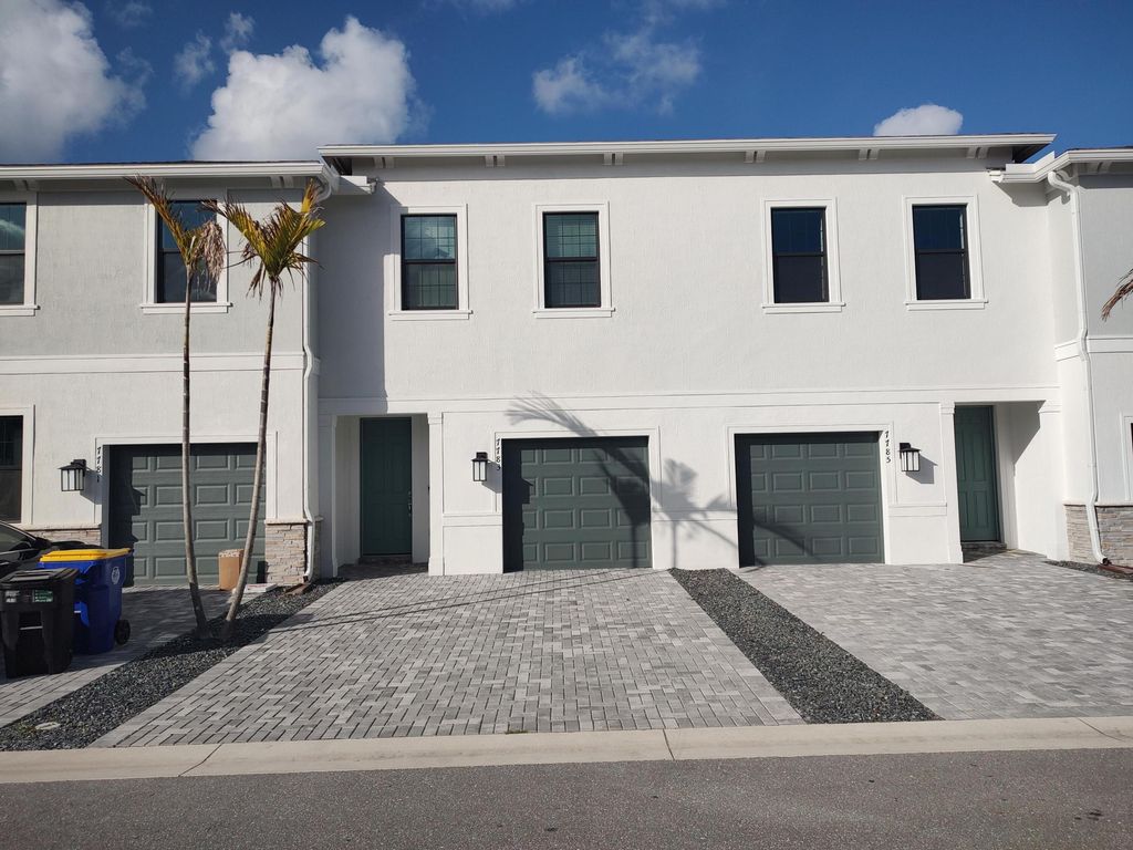 7783 SW Bentley Lane, Stuart, FL 34997