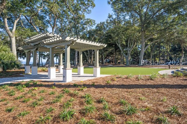 20 Field Sparrow Rd, Hilton Head Island, SC 29926