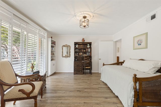 6311 Bandera Avenue A, Dallas, TX 75225
