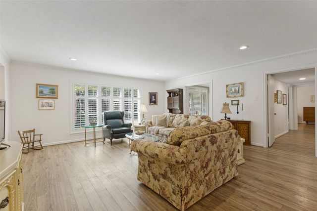 6311 Bandera Avenue A, Dallas, TX 75225