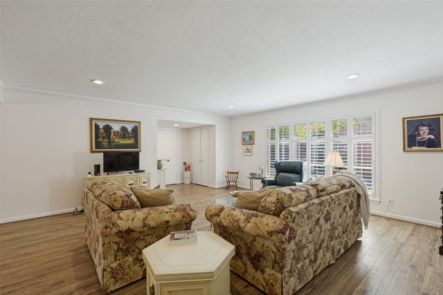 6311 Bandera Avenue A, Dallas, TX 75225