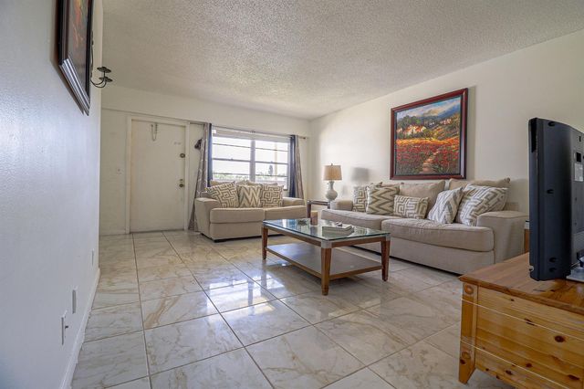 158 Mansfield D Drive, Boca Raton, FL 33434