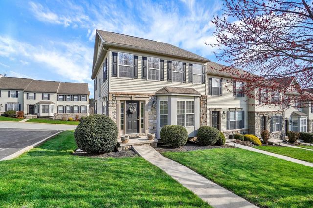 2764 SEABISCUIT ST, York, PA 17402