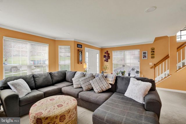 2764 SEABISCUIT ST, York, PA 17402