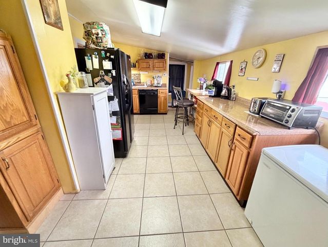 66 HANOVER ST, Pemberton, NJ 08068