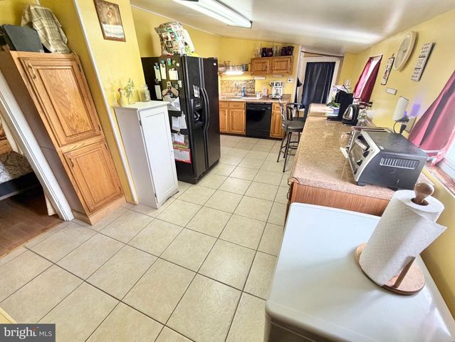 66 HANOVER ST, Pemberton, NJ 08068