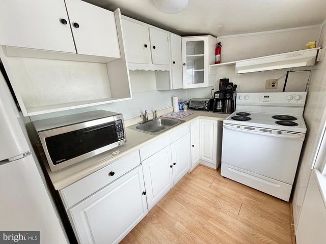 66 HANOVER ST, Pemberton, NJ 08068