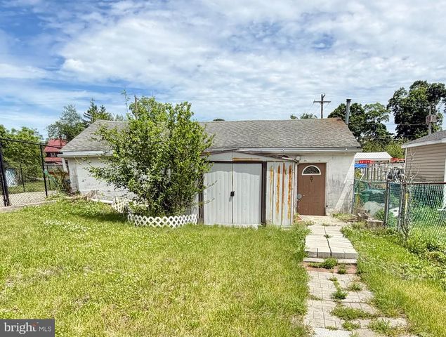 66 HANOVER ST, Pemberton, NJ 08068