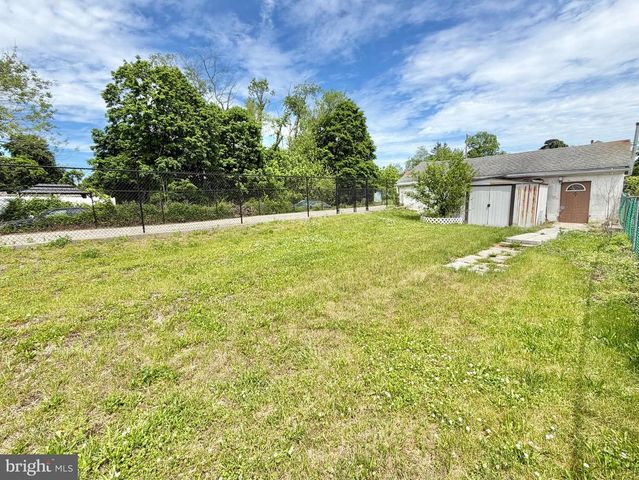66 HANOVER ST, Pemberton, NJ 08068
