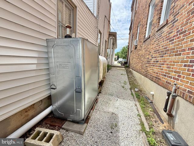 66 HANOVER ST, Pemberton, NJ 08068