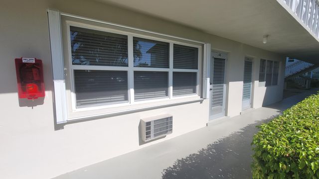 148 Cambridge G, West Palm Beach, FL 33417