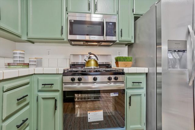 8573 Meandering Way, Antelope, CA 95843