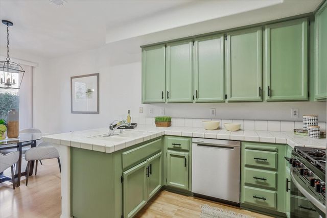 8573 Meandering Way, Antelope, CA 95843