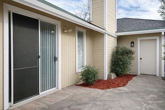 8573 Meandering Way, Antelope, CA 95843