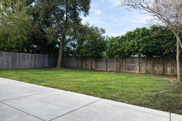 8573 Meandering Way, Antelope, CA 95843