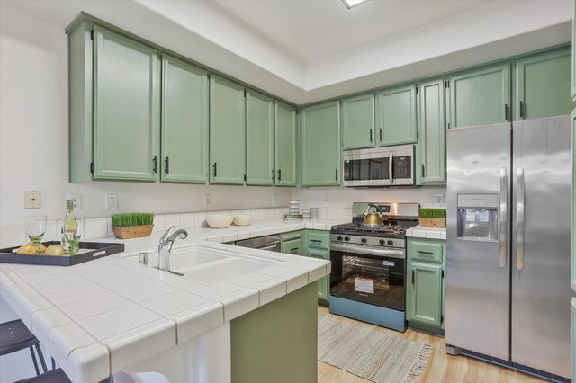 8573 Meandering Way, Antelope, CA 95843