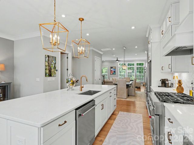 2523 Deacon Avenue, Charlotte, NC 28204