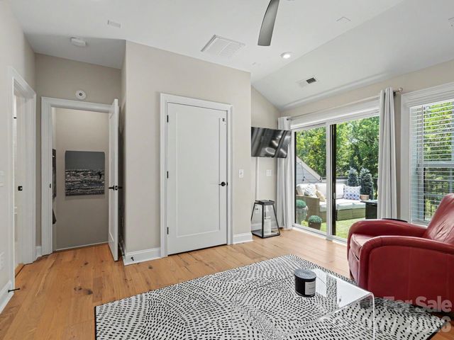 2523 Deacon Avenue, Charlotte, NC 28204