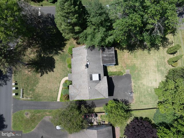 1600 HUNTINGDON RD, Abington, PA 19001