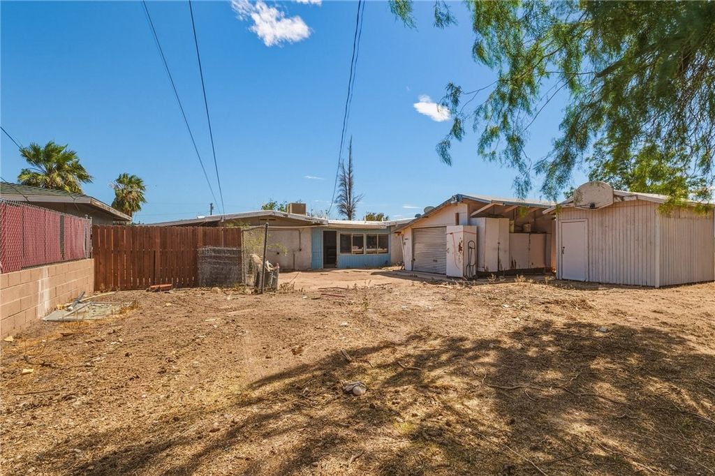 Image 34 of property listing at 525 E. Williams. ST, Yermo, CA 92398