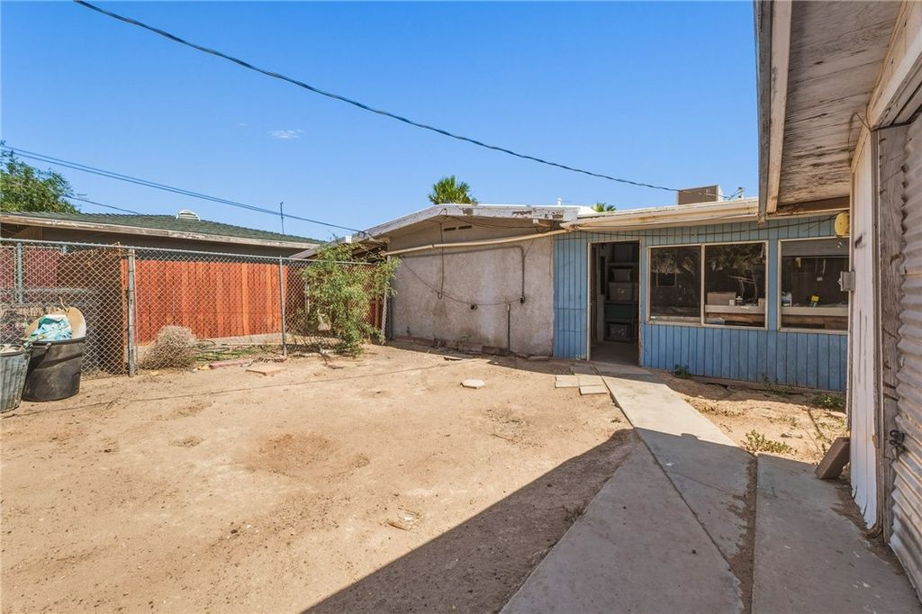 Image 36 of property listing at 525 E. Williams. ST, Yermo, CA 92398