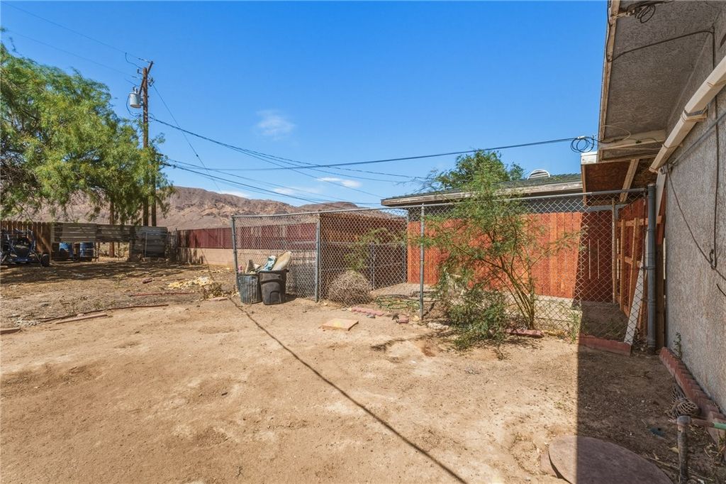 Image 37 of property listing at 525 E. Williams. ST, Yermo, CA 92398