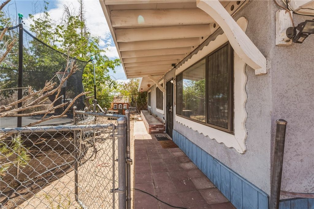 Image 40 of property listing at 525 E. Williams. ST, Yermo, CA 92398