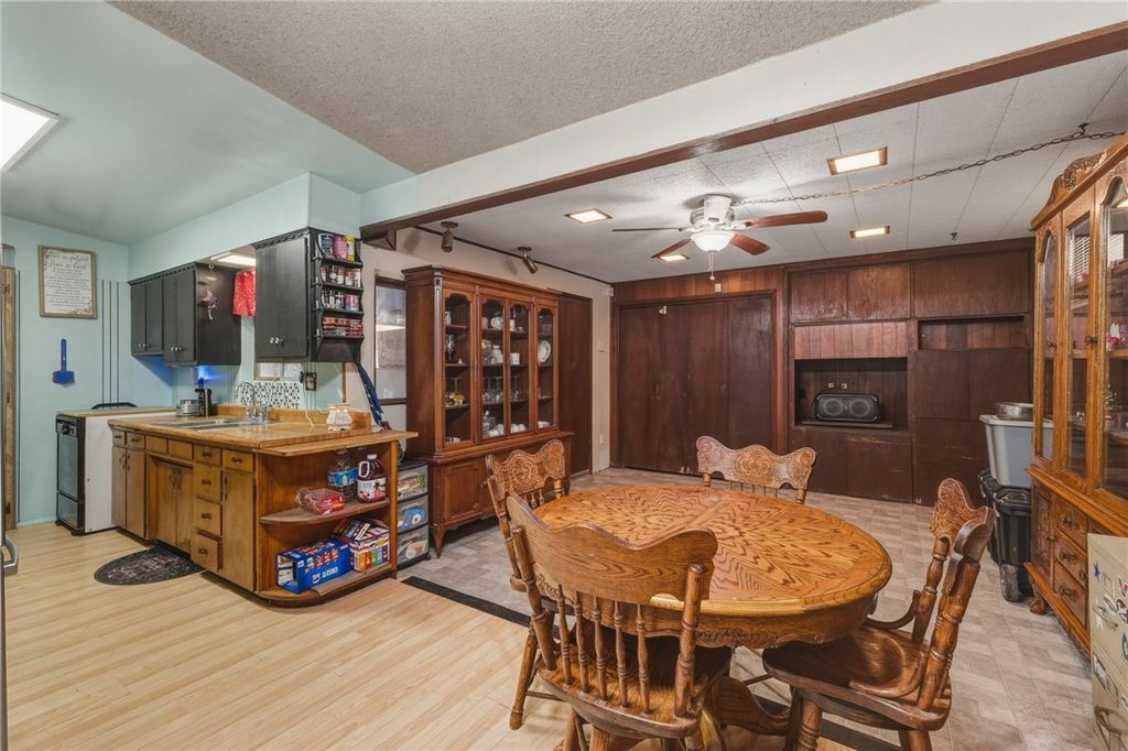 Image 5 of property listing at 525 E. Williams. ST, Yermo, CA 92398
