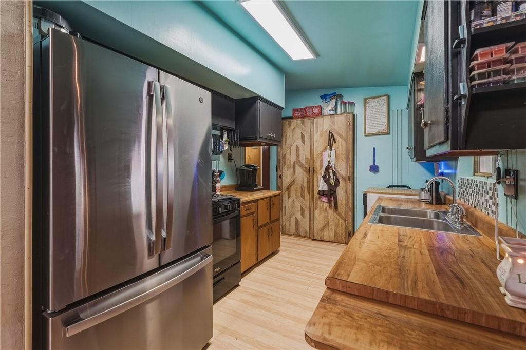 Image 6 of property listing at 525 E. Williams. ST, Yermo, CA 92398