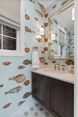 2057 N Oakley Avenue, Chicago, IL 60647