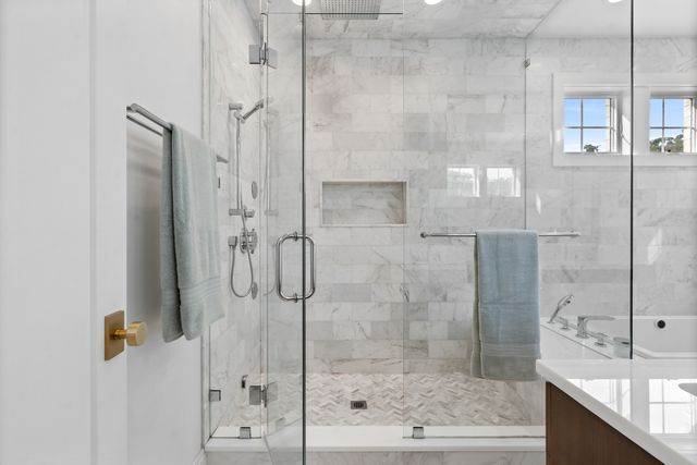2057 N Oakley Avenue, Chicago, IL 60647