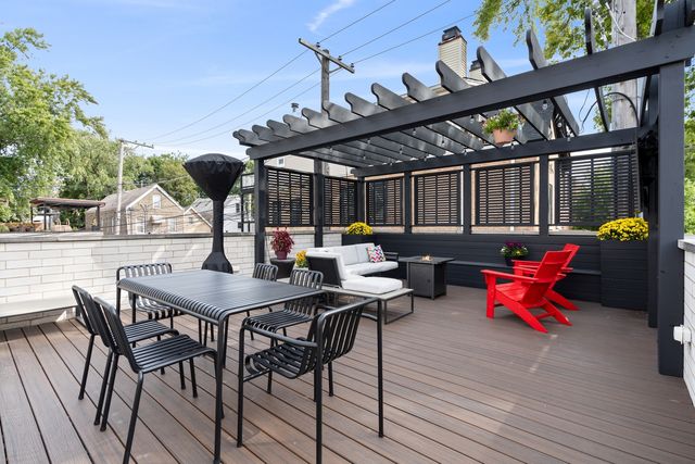 2057 N Oakley Avenue, Chicago, IL 60647