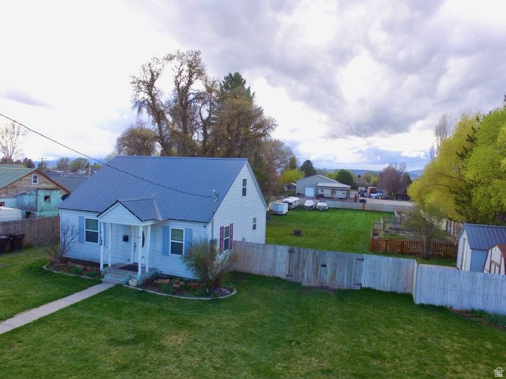 166 S 2ND, Preston, ID 83263