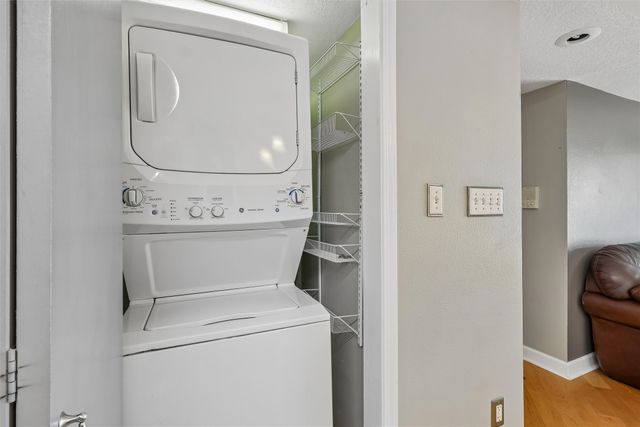 10141 Sutton Drive 1, Urbandale, IA 50322