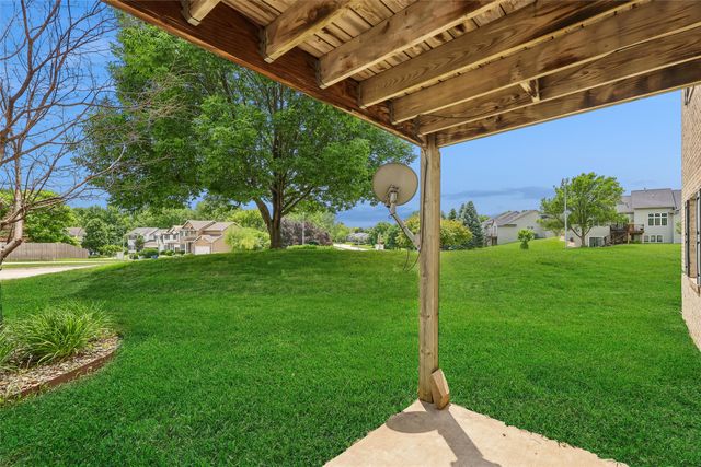 10141 Sutton Drive 1, Urbandale, IA 50322