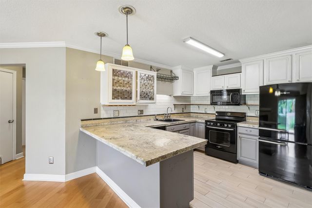 10141 Sutton Drive 1, Urbandale, IA 50322