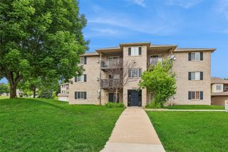 10141 Sutton Drive 1, Urbandale, IA 50322