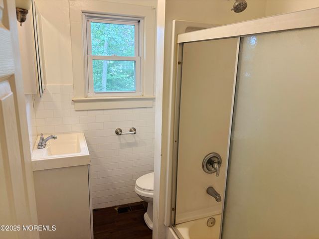 2102 Massachusetts Avenue, Toms River, NJ 08755