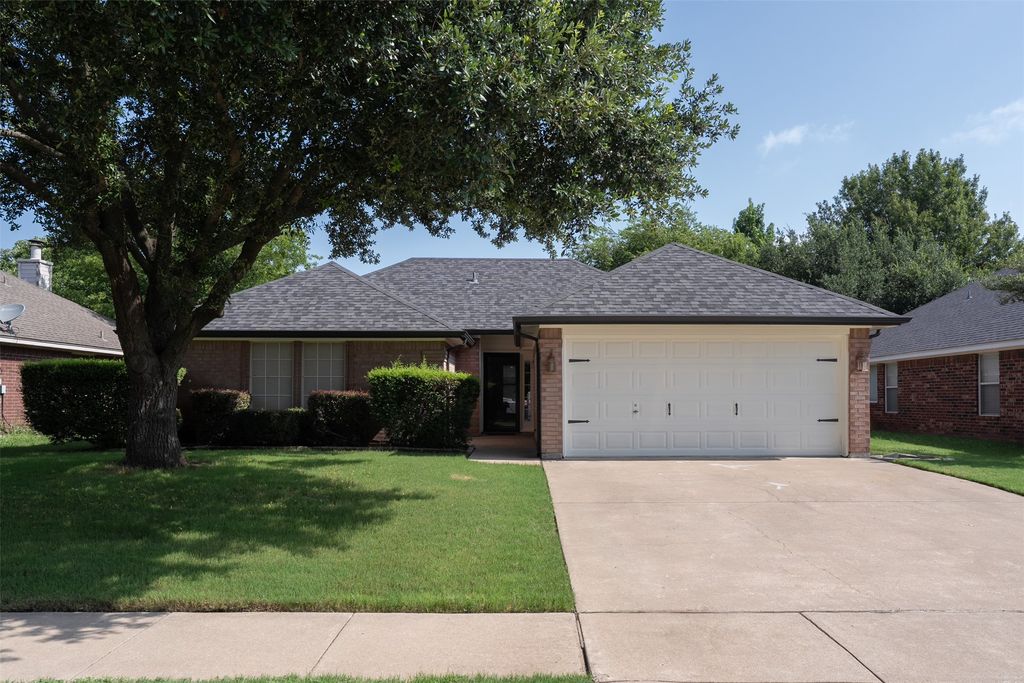 339 Meador Lane, Burleson, TX 76028