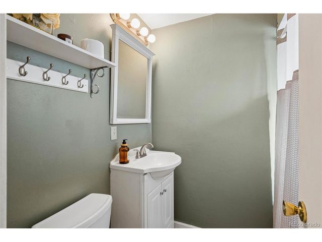 2900 S Jay St, Denver, CO 80227