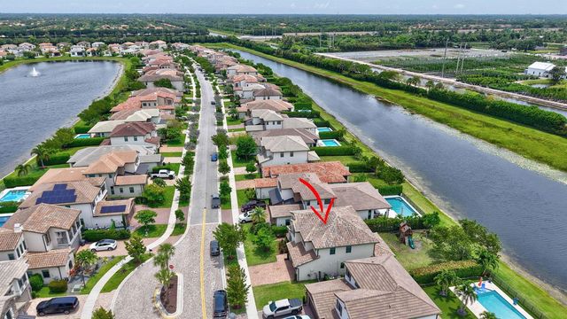 8787 Grand Prix Lane, Boynton Beach, FL 33472