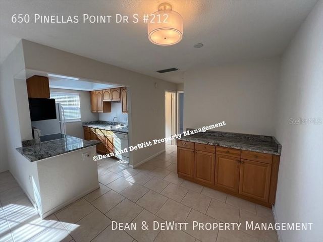 650 PINELLAS POINT DRIVE S 212, St Petersburg, FL 33705
