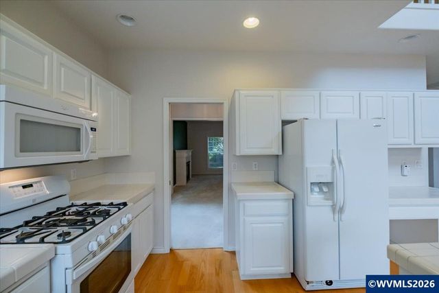 507 Lakefair Pl N, Keizer, OR 97303