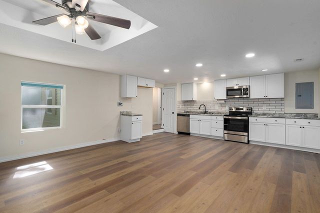 2510 W Madison Street, Springfield, MO 65802