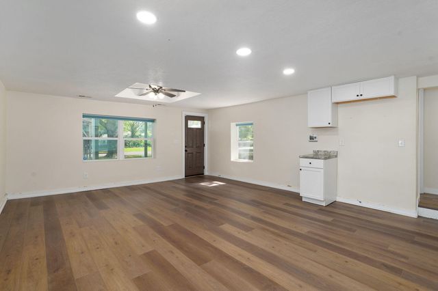 2510 W Madison Street, Springfield, MO 65802
