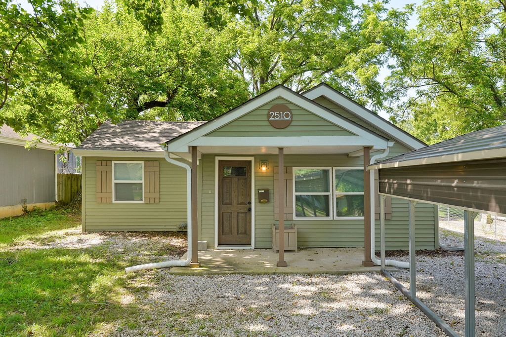 2510 W Madison Street, Springfield, MO 65802