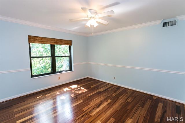 590 Sarah Lane 406, St Louis, MO 63141